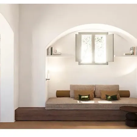 Iliana Olive Branch * Adamantas (Milos)