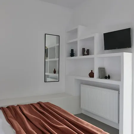 Iliana Olive Branch Apartment